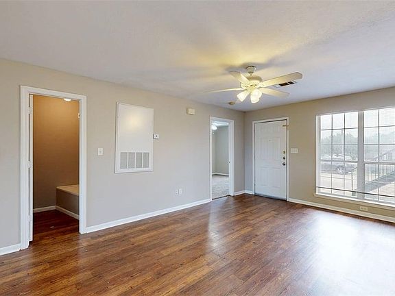 4th image of 1507 Hollowhill Dr APT A