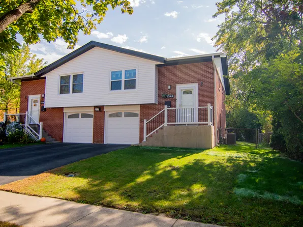 1544 Revere Cir, Schaumburg, IL 60193