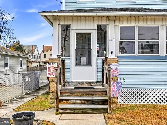 4th image of 227 Heulings Ave