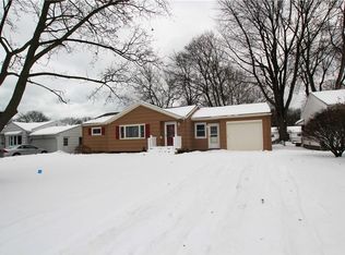 220 Marwood Rd, Rochester, NY 14612