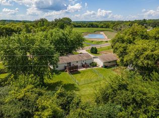 4136 Vilas Rd, Cottage Grove, WI 53527