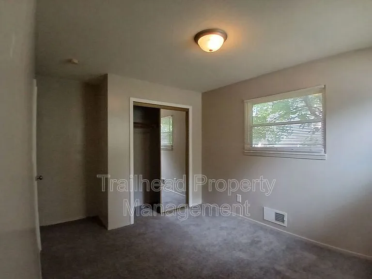 3325 S Oxford Ave #A — Photo 6