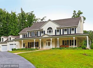 8145 Rondelay Ln, Fairfax Station, VA 22039