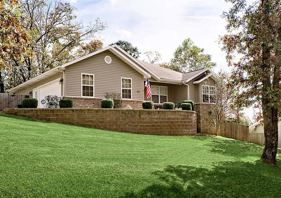 1st image of 13 Chudleigh Ln