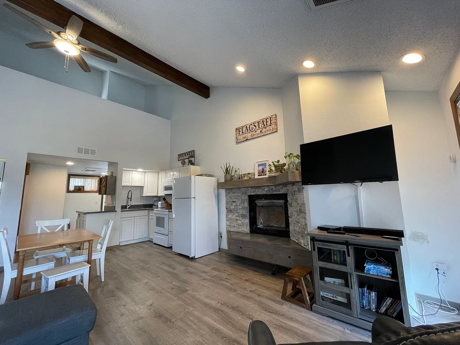 1 bed, 733 sqft, $1,600 — Photo 3