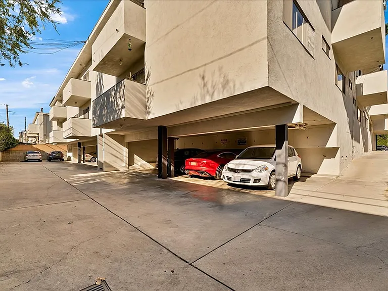 1831 Federal Ave #17 — Photo 11