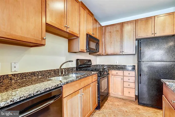 1451 Belmont St NW #212 — Photo 8