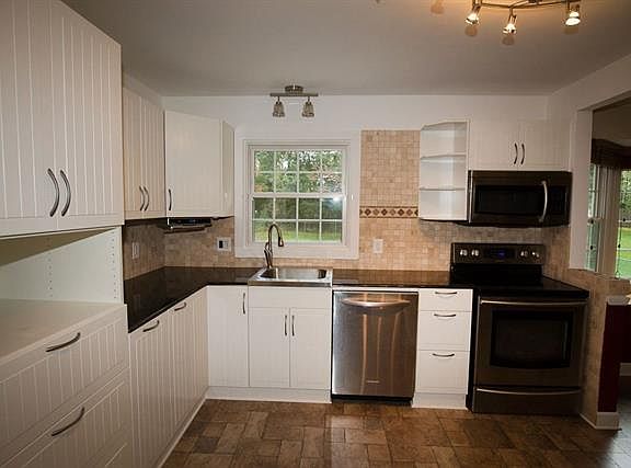 3rd image of 9 Noord Ln