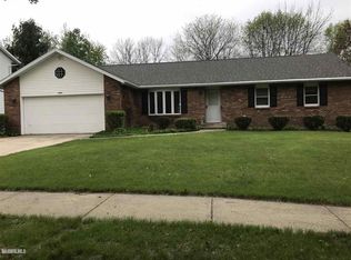 1837 Remington Ct, Freeport, IL 61032