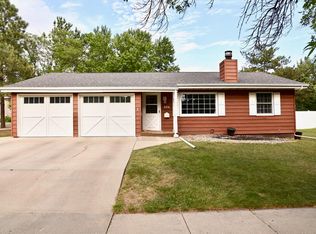 404 Yucca Dr, Pierre, SD 57501