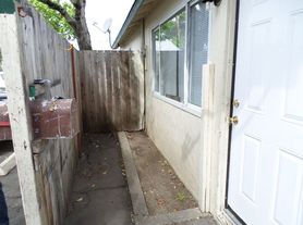 670 Boyd Street, 672 Boyd