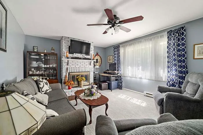 360 David Ct — Photo 2