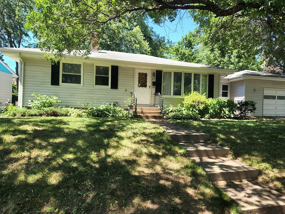1st image of 2111 Hawthorne Ave E