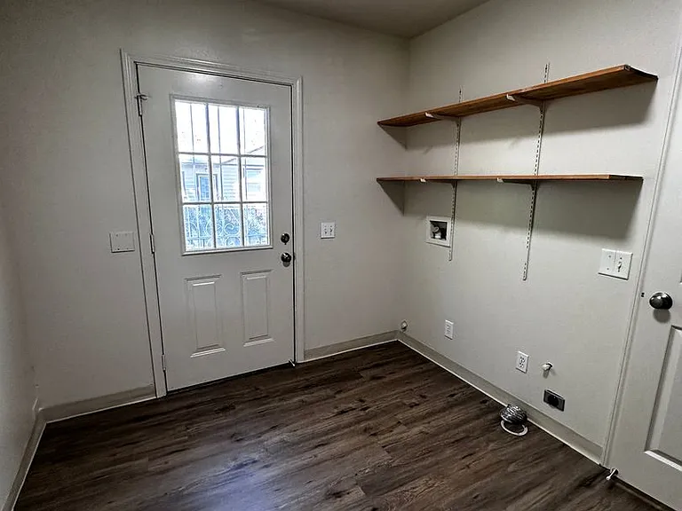1836 Continental St — Photo 33