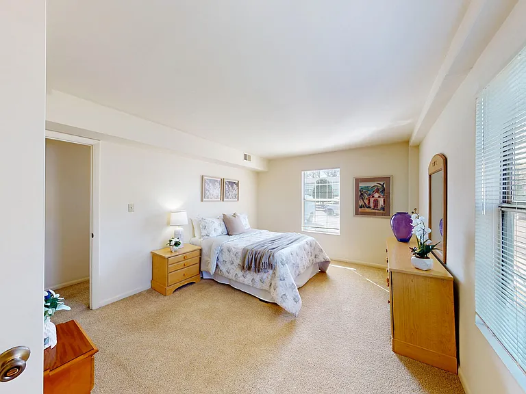 Crystal Lake Apartments — Photo 13