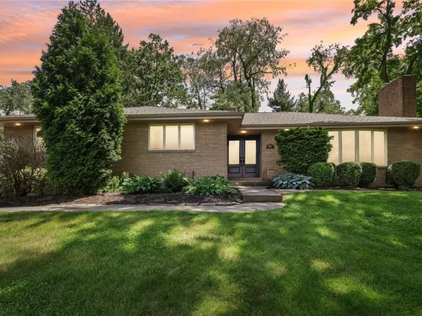 2667 Thorntree Dr, Pittsburgh, PA 15241