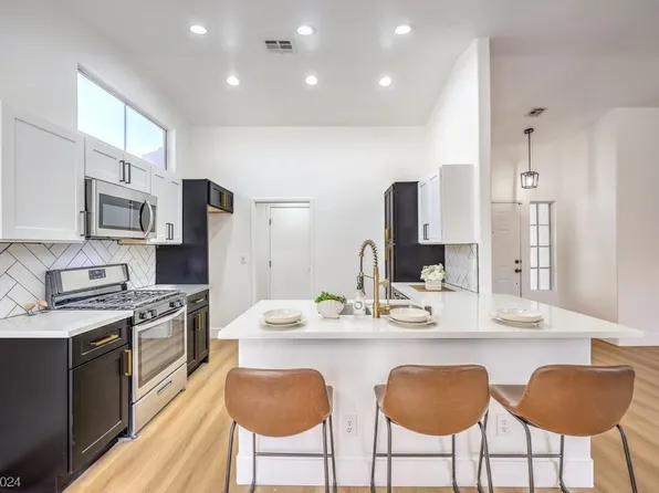 4215 Famoso Dr, North Las Vegas, NV 89032