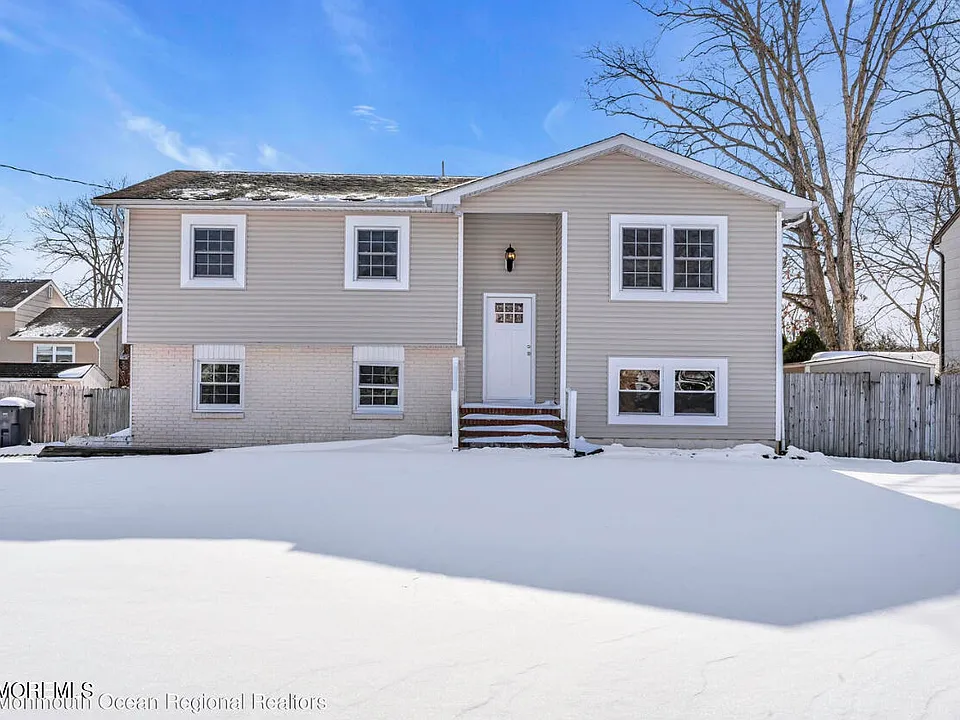 27 Oak Leaf Ln