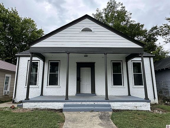 2nd image of 124 Farley Pl