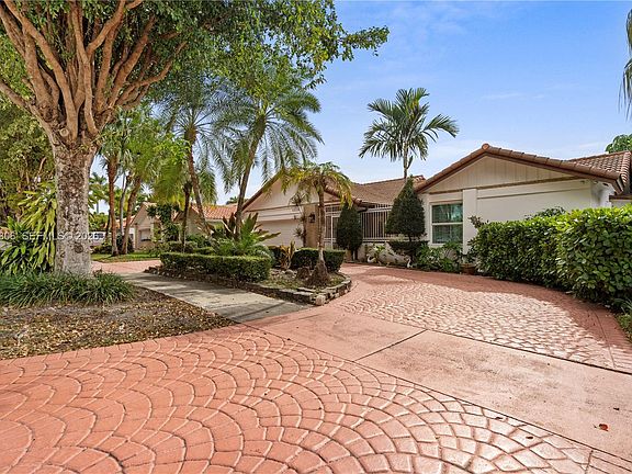 4th image of 13220 SW 5th St
