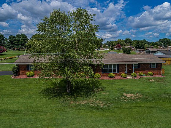 2nd image of 3261 Calloway Cir
