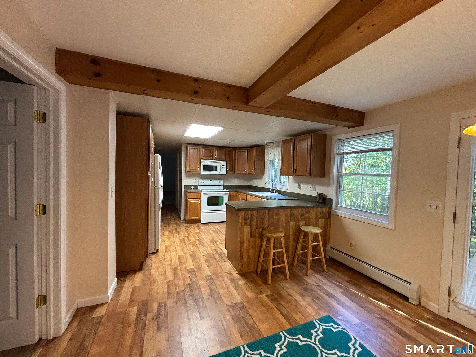 1 bed, 1.0 bath, 1200 sqft, $2,400 — Photo 4