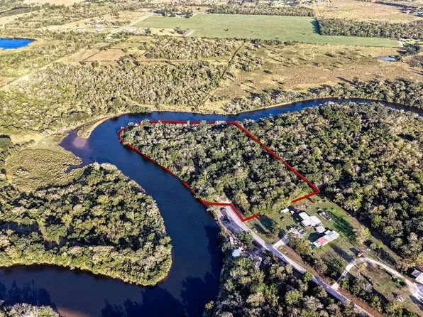 9903 County Road 210, Liverpool, TX 77577