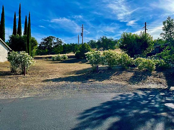 4th image of 255 Poker Flat Rd
