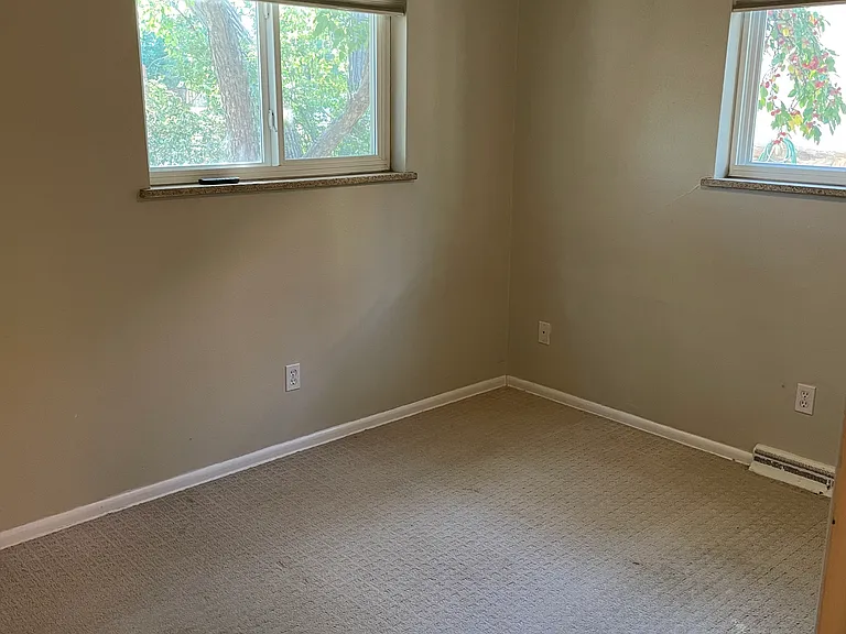 880 Alpine Ave — Photo 6