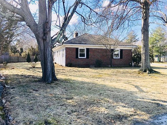 2nd image of 270 Squantum Dr