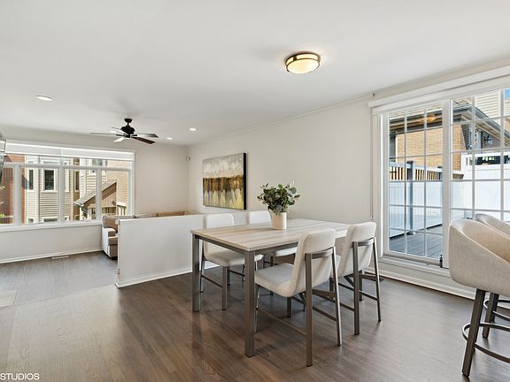 5th image of 1251 W Fletcher St Unit E