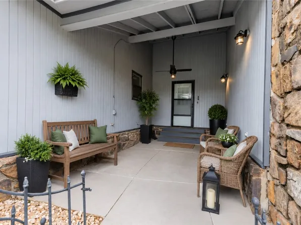 1013 W Linden St, Rogers, AR 72756