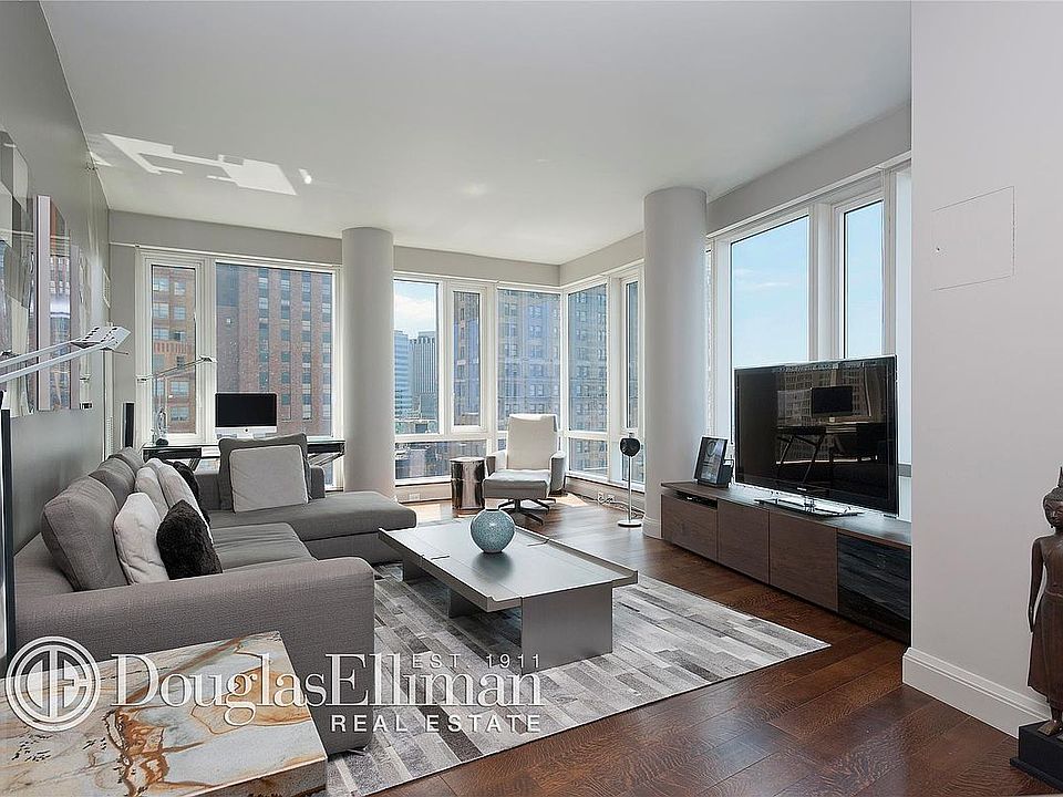 1st image of 70 Little St W #28E
