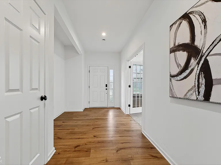 20374 N Pacific Ave — Photo 2