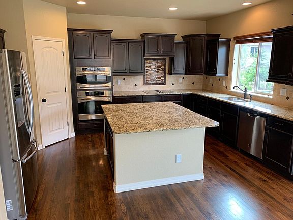 4th image of 5960 Revelstoke Dr