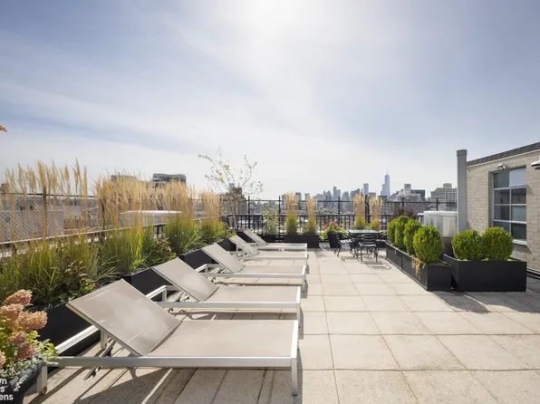 230 East 15th Street image 7 of 7