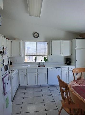 2nd image of 984 Poppy Hills Dr