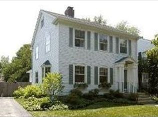 2121 Chestnut Ave, Wilmette, IL 60091