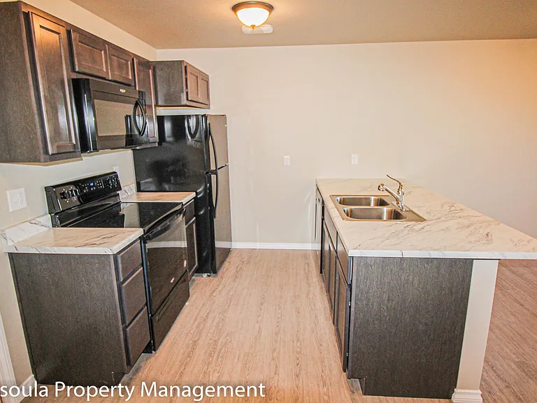 Porter Apts — Photo 6