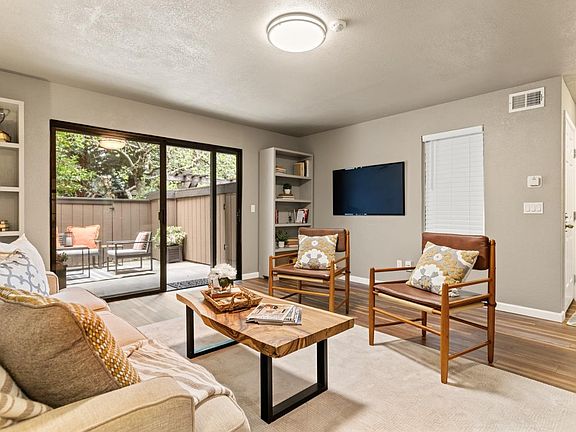 4th image of 40 Arbor Court