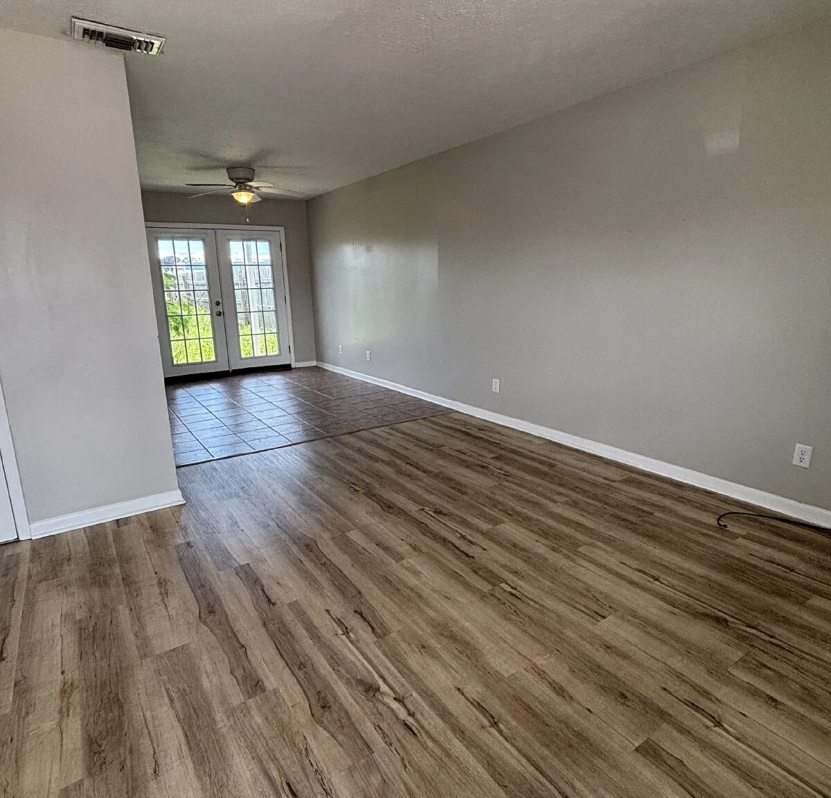 2 bed, 1.5 bath, 1050 sqft, $1,650 — Photo 2