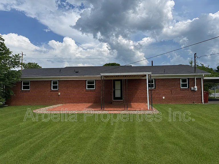 1713 Seward Dr — Photo 26