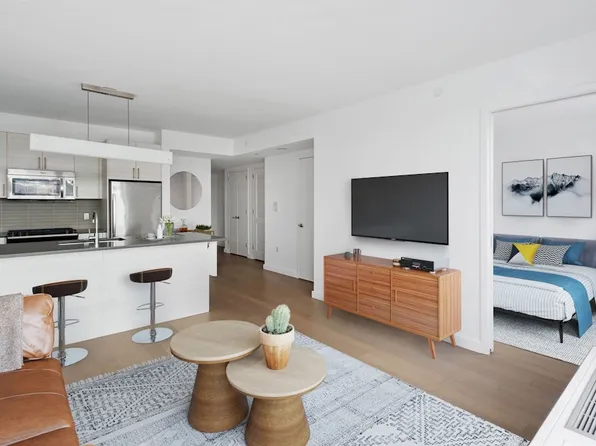 1 North 4th Place image 3 of 22