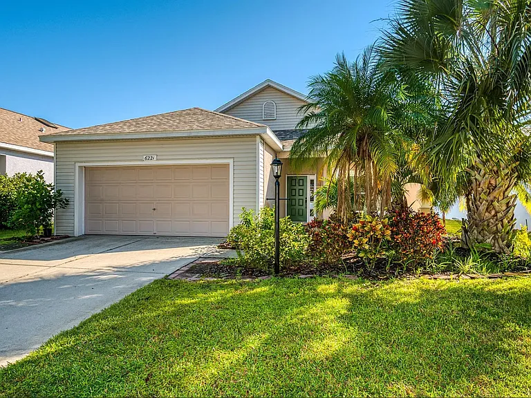 6221 Foxglove Ln — Photo 3