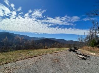 4 Eagle Ln, Hayesville, NC 28904