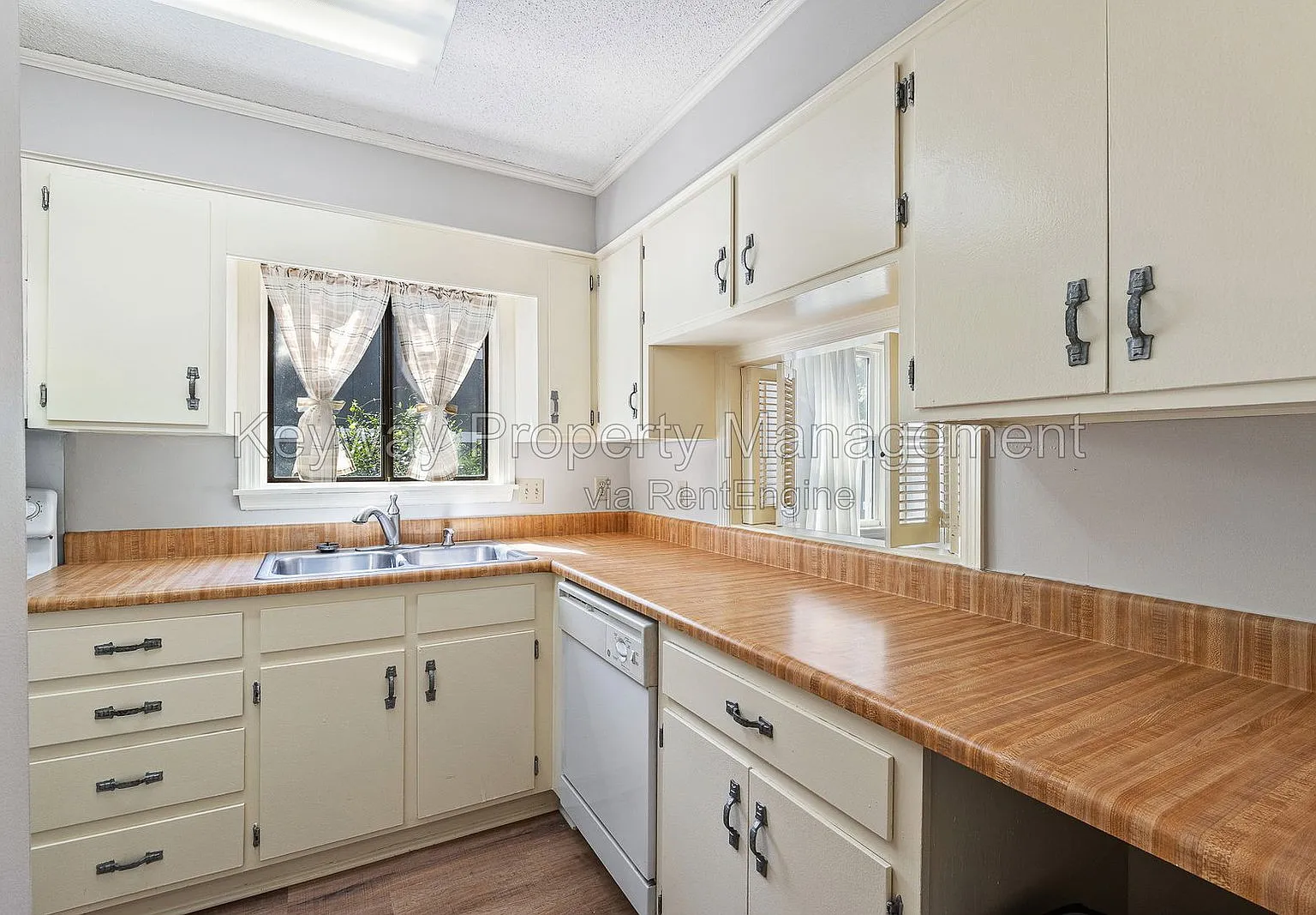2 bed, 2.0 bath, 1796 sqft, $1,365 — Photo 3
