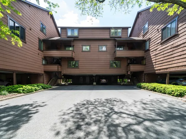 74 Harbor Ky, Secaucus, NJ 07094