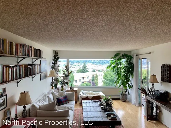 3661 24th Pl W APT 203, Seattle, WA 98199