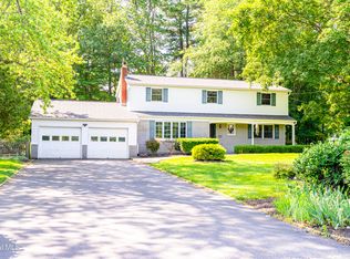 8 Burning Bush Blvd, Ballston Lake, NY 12019