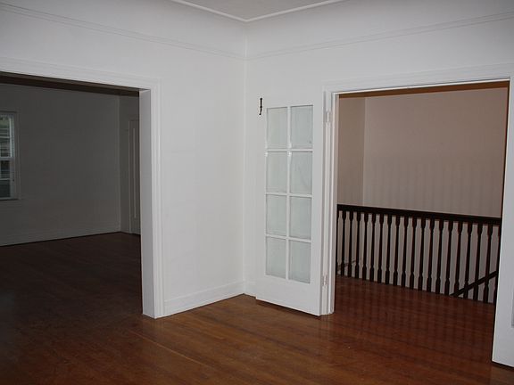 3rd image of 844 1/2 S Mansfield Ave